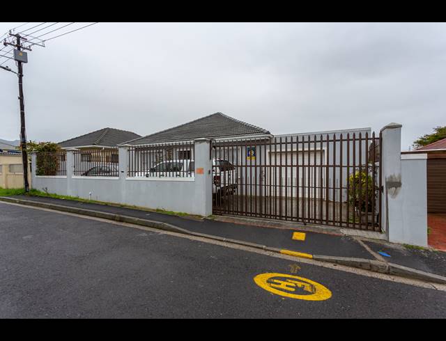 4 BEDROOM FREEHOLD RENTED IN RETREAT